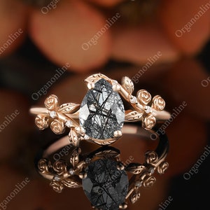 Birnenförmiger Verlobungsring aus schwarzem Rutilquarz, floraler Moissanit-Diamantblattring, Natur inspirierter Brautring Ehering aus massivem Gold