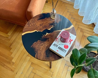 20 "runder schwarzer Harz-Fluss-Beistelltisch aus Oleaster Holz, Couchtisch, Beistelltisch mit konischen Holzbeinen