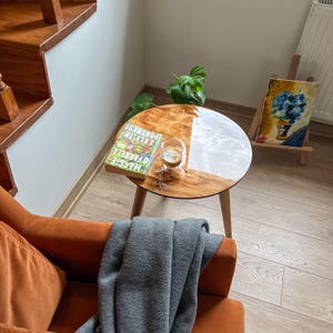 Scandinavian Style 20&quot; Round Coffee Table in Light Burr Wood, Minimalist Elm Wood Veneer Side Table, Handmade Accent End Table