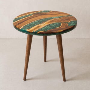 Handmade Live Edge Oleaster Resin Side Table, 20 Inch, Round Design