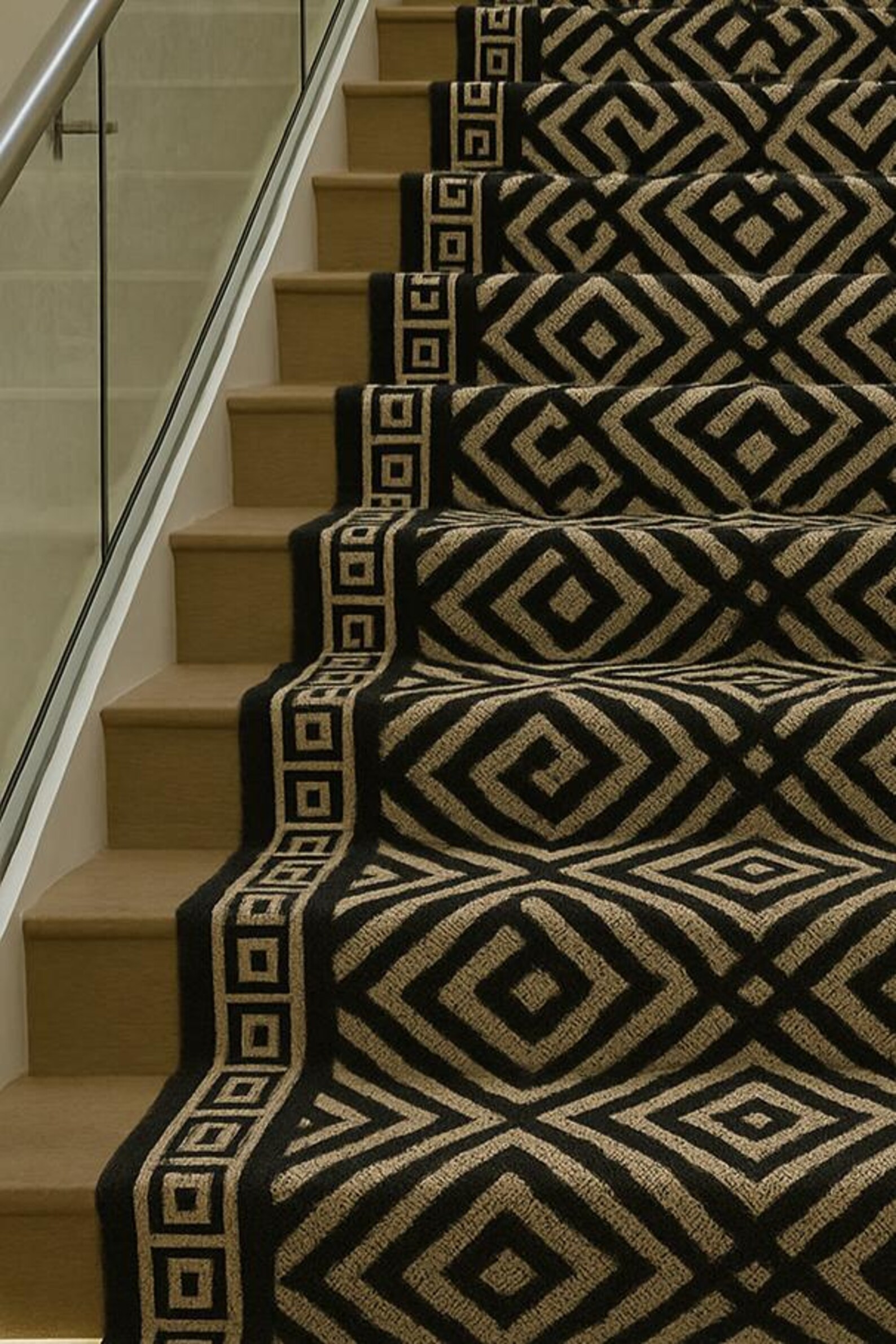 Single Stair Rug Modern Geometric Stair Runner Rug | Black & White Minimalist Carpet for ...