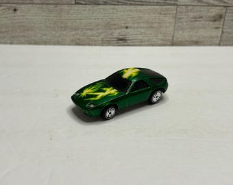 Vintage Hot Wheels 1983 Predator Porsche 928 Ultra Hots Die Cast Metal