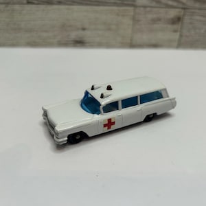 Vintage Matchbox Series White ‘1960’s S&S Cadillac Ambulance • By Lesney • Made in England