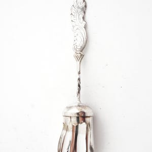 Cuillère à sucre en argent
