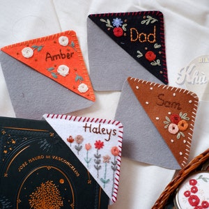 Personalized Hand Embroidered Bookmark / Embroidery Bookmark / Gift for Friend /Hand Embroidered with Flowers /Book Accessories