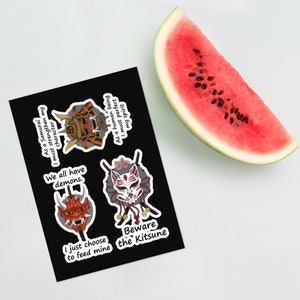 Feuille d’autocollant Anime avec autocollant de masque kitsune, autocollant de casque de samouraï et autocollant de masque oni.