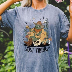 Boho Cottagecore, Frog Playing Guitar Tshirt, Frog Mushroom Tee for Nature Lover Gift, Retro Toad Shirt, Good Vibes Nature Music Shirt,