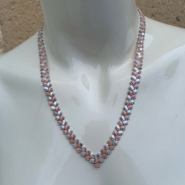 Collier saumon et blanc cassé, Perle du Japon, Half Tila, perle miyuki plaqué argent, collier mariage, collier soirée, collier cadeau,