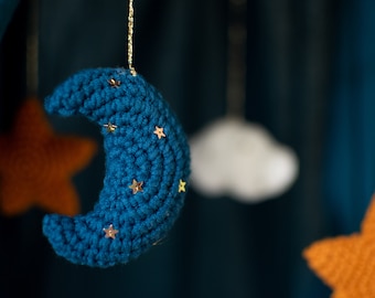 Moon ornament crochet pattern, crochet moon for baby mobile, easy crescent moon crochet pattern, easy crochet decor, easy christmas crochet