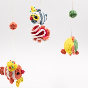 Modèle amigurumi de mobile pour bébé poisson-clown, motif amigurumi mobile pour bébé poisson-clown au crochet, modèle PDF en anglais États-Unis uniquement image 2