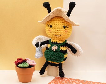 Betty the bee amigurumi pattern, crochet bee watering flowers, crochet pattern, spring amigurumi, PDF pattern in English (US) only