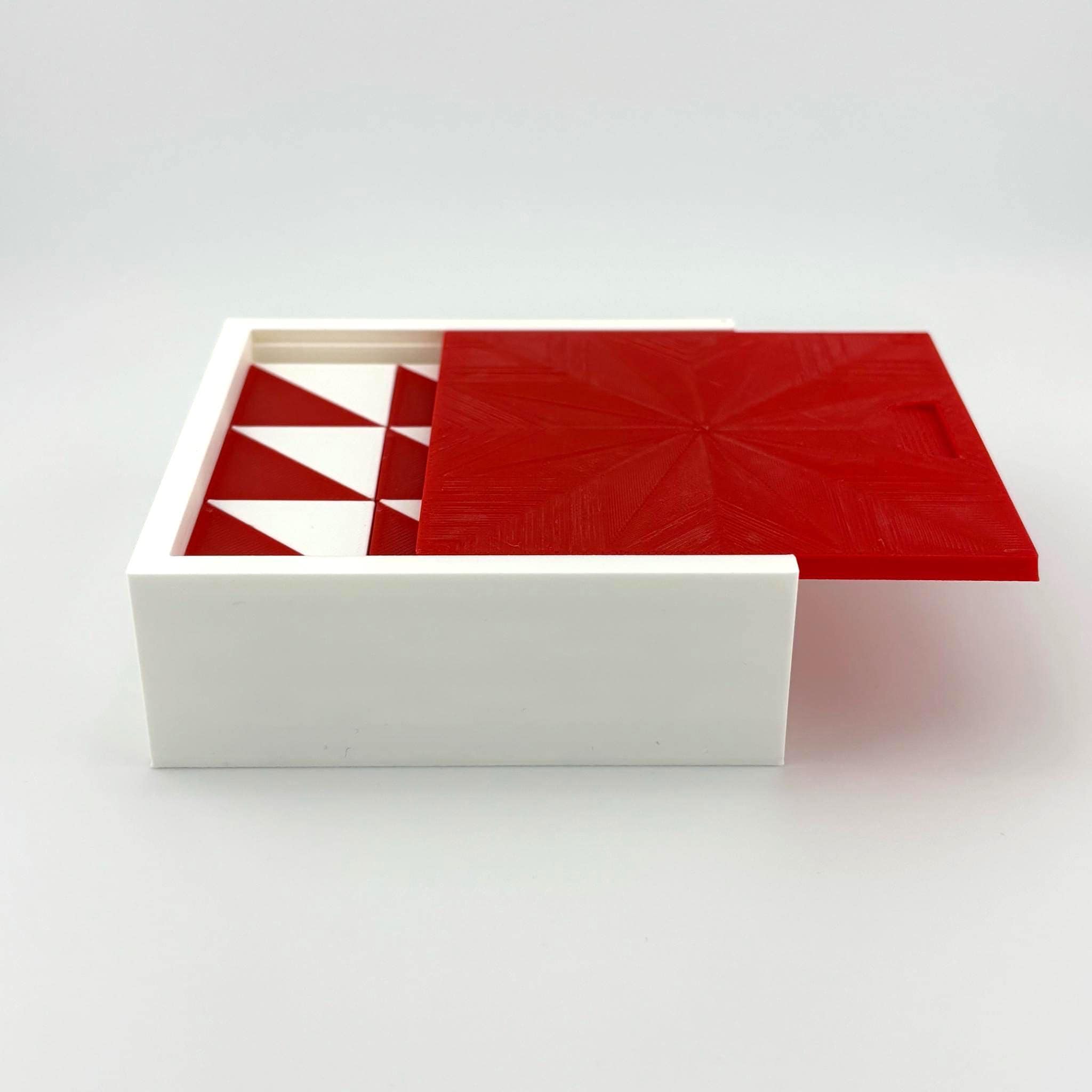 Kohsキューブ。ボックス付きオプション。赤と白のプラスチックバケツ9