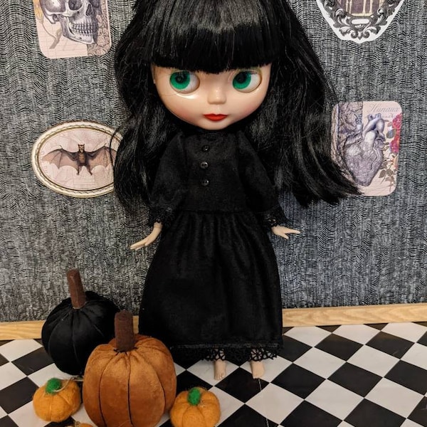 Handgenähtes schwarzes, viktorianisches, schwarzes, gruseliges Halloween Hexen Kleid für Blythe, Puppe nicht inbegriffen