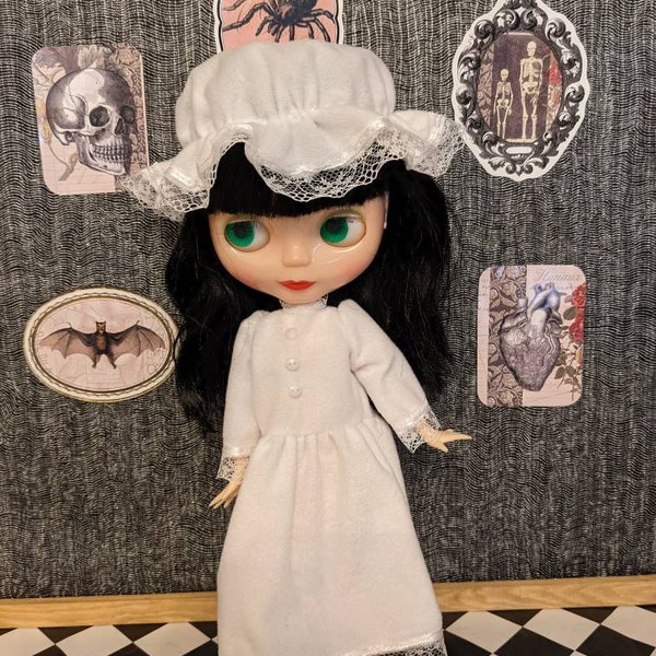 Handsewn white gothic/Victorian style nightie/dress and mob cap for blythe,doll not included