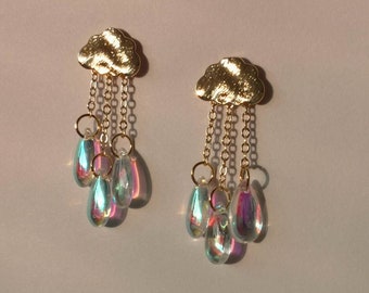 Boucles d'oreilles gouttes de pluie irisées nuage dorées : boucles d'oreilles pendantes kawaii