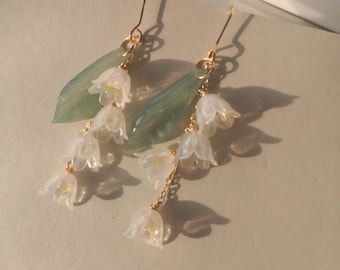 Boucles d'oreilles muguet, boucles d'oreilles nénuphar, boucles d'oreilles florales délicates, fée fleur, boucle d'oreille Cottage, cadeau pour maman, boucle d'oreille de mariée