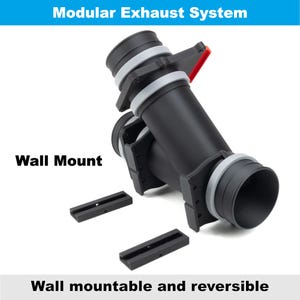 K&ouml;nnte beinhalten: Ein schwarzes modulares Auspuffsystem mit grauen und roten Akzenten. Das System umfasst zwei schwarze Rohre, graue Ringe und zwei schwarze Wandhalterungen. Der Text auf dem Bild lautet "Modular Exhaust System", "Wall Mount" und "Wall mountable and reversible."