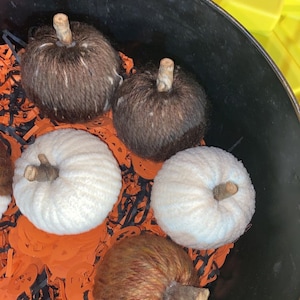 Small Yarn Pumpkins