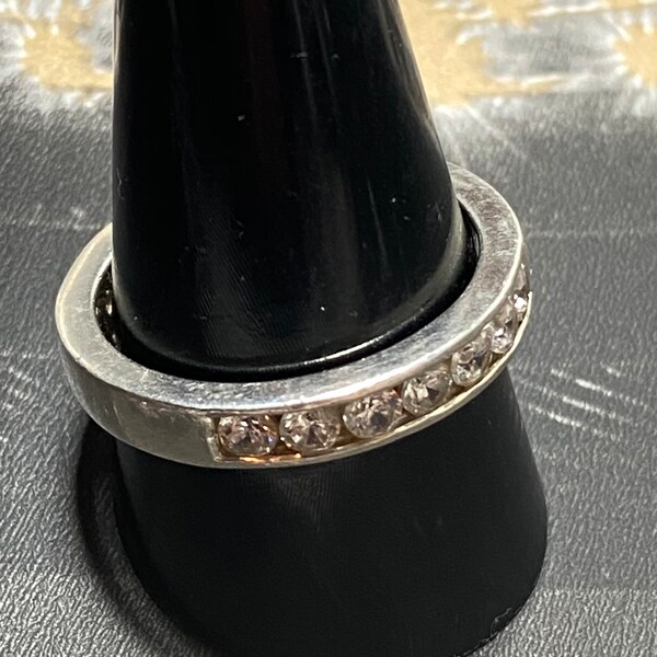 A gorgeous 925 silver double sided ring size v