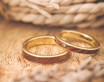 Anillos de pareja de madera con piedra en fablano dorado - como juego de anillos de boda de madera - anillos de boda de madera - anillos de boda de madera - anillos de compromiso de madera de oro