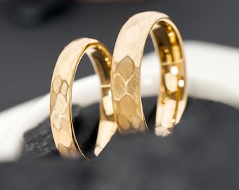 Luna Gold Partner Rings 3.5 mm & 5 mm • Hammered Wedding Rings • Waterproof and Handmade • Wedding and Engagement Rings Set for Men and Women
