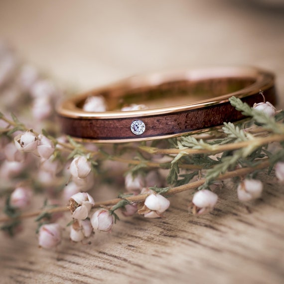 Damen Holzring Elyor Roségold mit Stein 3 mm • handgefertigter Ring Walnussholz • wasserfest & langlebig • Ehering Verlobungsring Geschenk