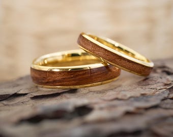 Wooden and gold partner rings Elano 4 mm & 6 mm • Real wood wedding rings • Waterproof and handcrafted • Wooden wedding and engagement ring set