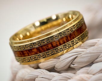 Gold-plated wooden Bermuda ring, 8 mm • Wooden ring with koa wood • Waterproof & handmade • Engagement ring, wooden partner ring, statement ring for men