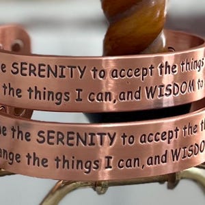 Pulsera de cobre con oración de la serenidad (8 imanes, sin cruz)