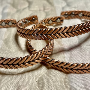 Unisex Braided Rose Copper Bracelet with 6 Magnets