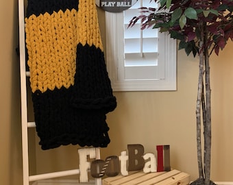 Pittsburg Steelers team chunky knit blanket