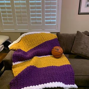 Los Angeles Lakers blanket gift for basketball fans