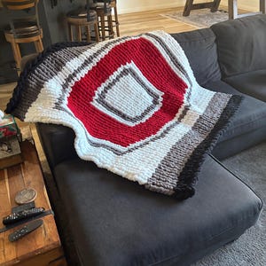 Ohio State Buckeyes hand knit chunky blanket