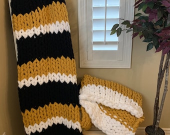 Boston Bruins Hockey Team Chunky Blanket