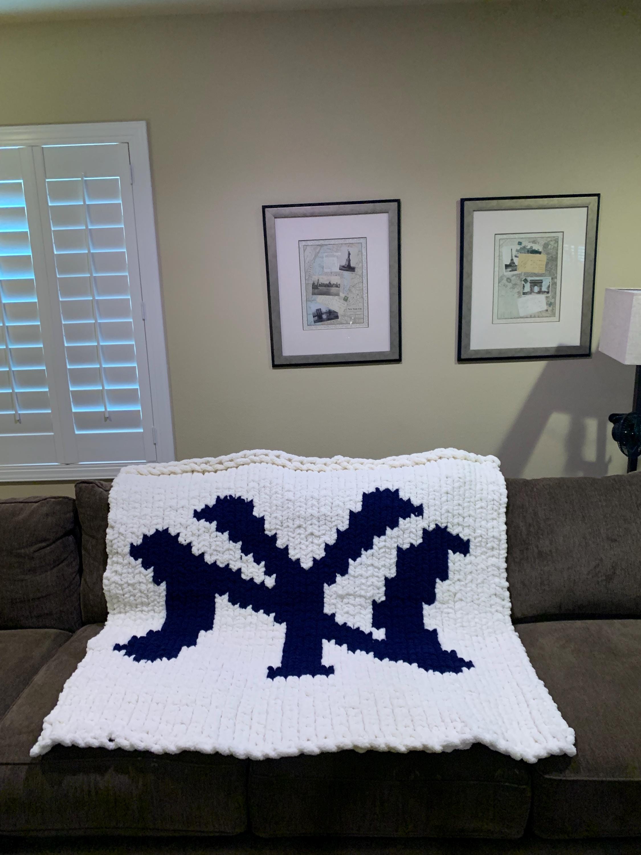 NY Yankees hand knitted chunky throw blanket