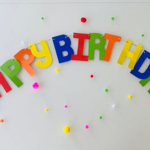 Happy Birthday Girlande aus Tonkarton