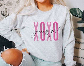 XOXO Gossip Girl Shirt | Y2K Sweatshirt | Trendy Y2K Shirt | Brown Crewneck | Y2k Crewneck | Blair Waldorf | Gossip Girl Quote | Fan Shirt
