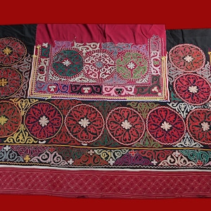 Antique Central Asian Kyrgyz Kirghiz Embroidered Tush Kiyiz Over-bed Tent Hanging Textile
