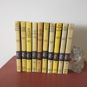 1960&#39;s Nancy Drew Books by Carolyn Keene (CHOOSE ONE)