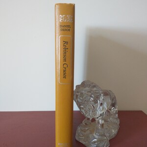 Robinson Crusoe by Daniel Defoe (1945 Children&#39;s Classic Edition)