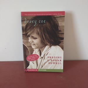 Dovey Coe by Frances O&#39;Roark Dowell (2001 paperback)