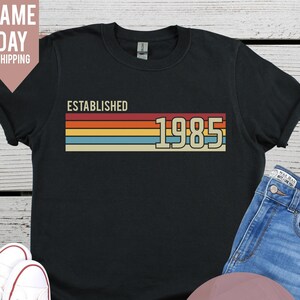 Estabelecido em 1985, camiseta masculina de 40º aniversário, camiseta de aniversário personalizada, presente de aniversário personalizado 2025, camisa vintage Est 1985, camiseta personalizada do ano