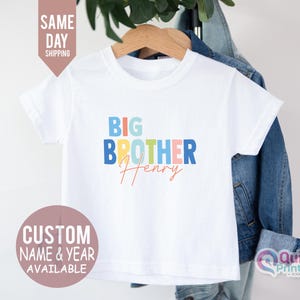 T-shirt grand frère, faire-part de bébé t-shirt grand frère avec nom personnalisé, t-shirt Revel, cadeau personnalisé, révélation de la grossesse des frères et sœurs, t-shirt enfant