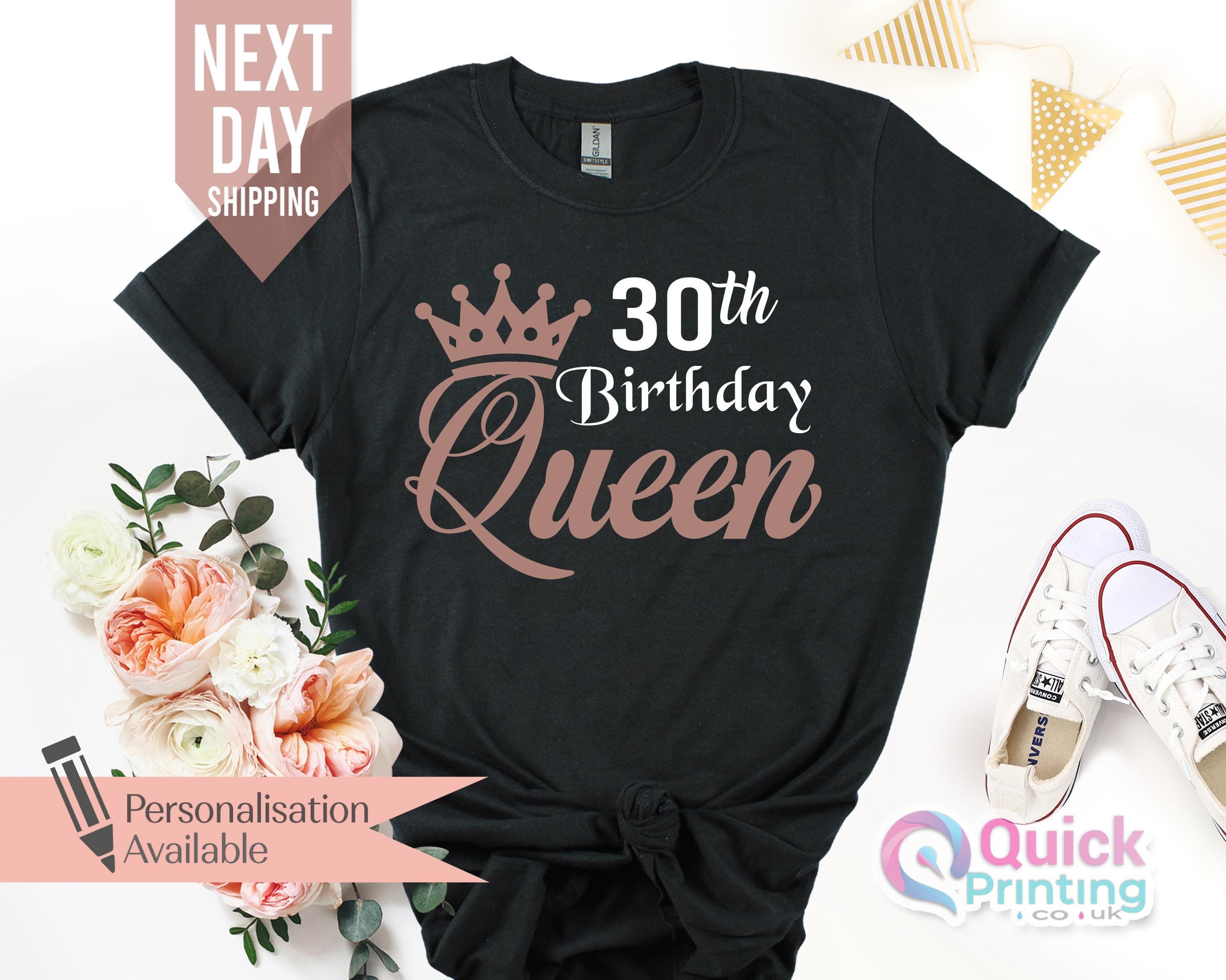 CAVETEE Rotgold „30 & Fabulous“ Geburtstagsschärpe Mit Strass-Krone – Set Für Den Perfekten 30. Geburtstag