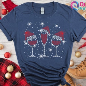 Kersttrui, wijnglazen kerstmuts kerstshirt, grappig wijnliefhebber cadeau sweatshirt, kerstwijnglas shirt, rode wijnglas shirt