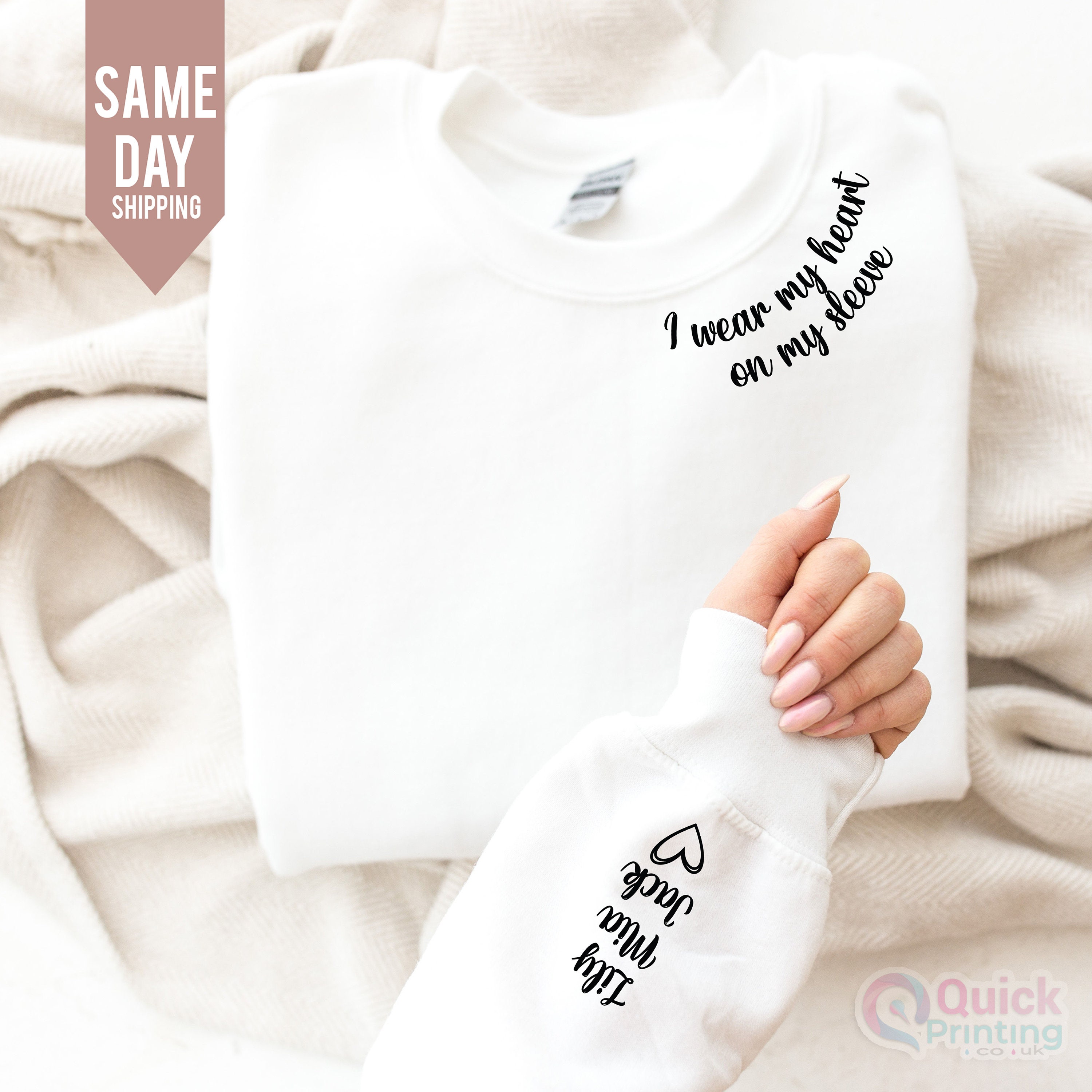 I wear my heart on my sleeve Sweatshirt, Gift for Mum, Mothers Day Sweatshirt, Custom Mama Sweatshirt with Name on Sleeve, Personalised Gift