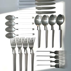 Posate in acciaio inox con manico in plastica bianca vintage | Set vintage da 20 pezzi | Posate d&#39;epoca