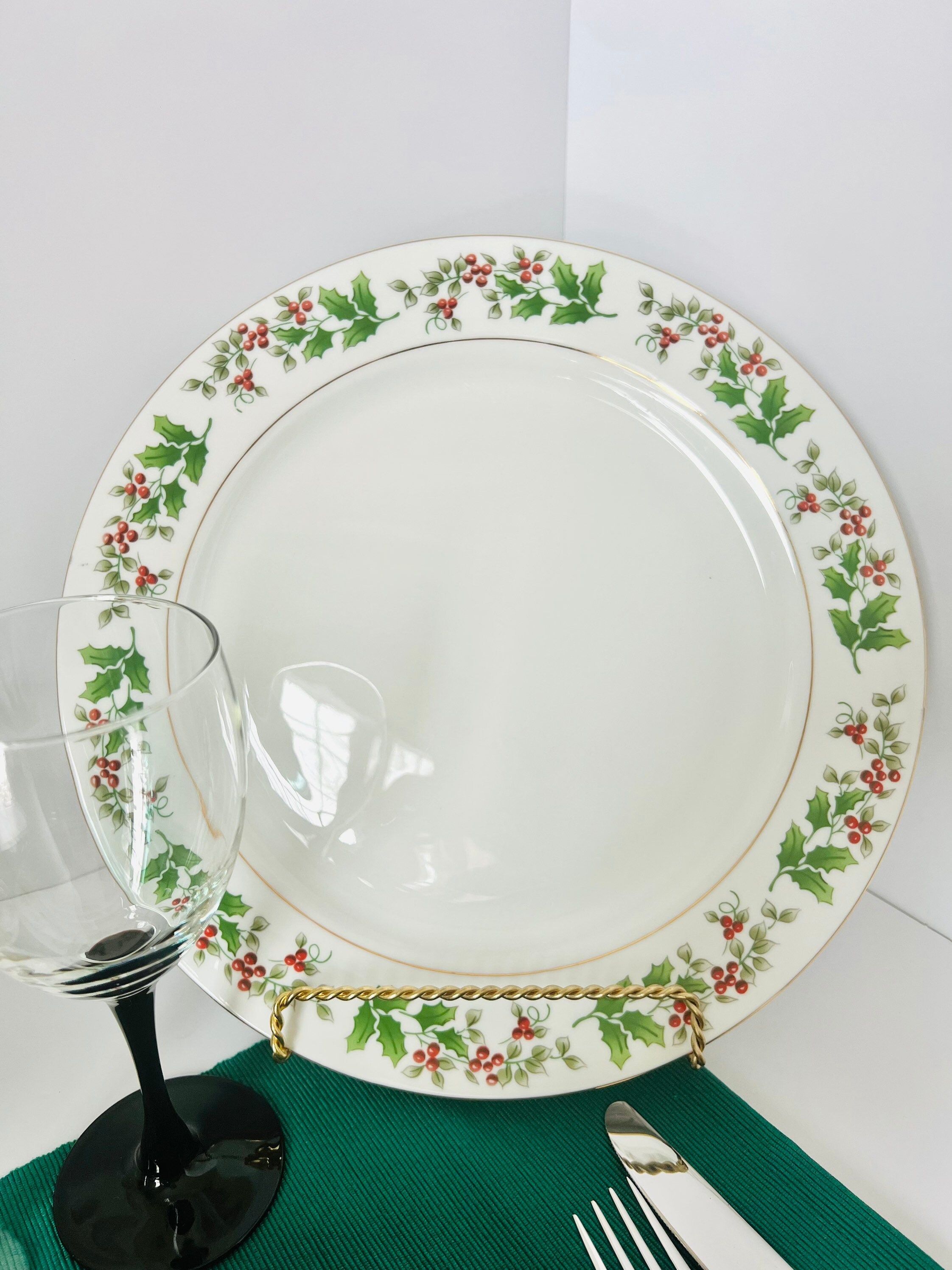 Vintage Gibson Christmas Gold Trimmed Porcelain Dinnerware Etsy