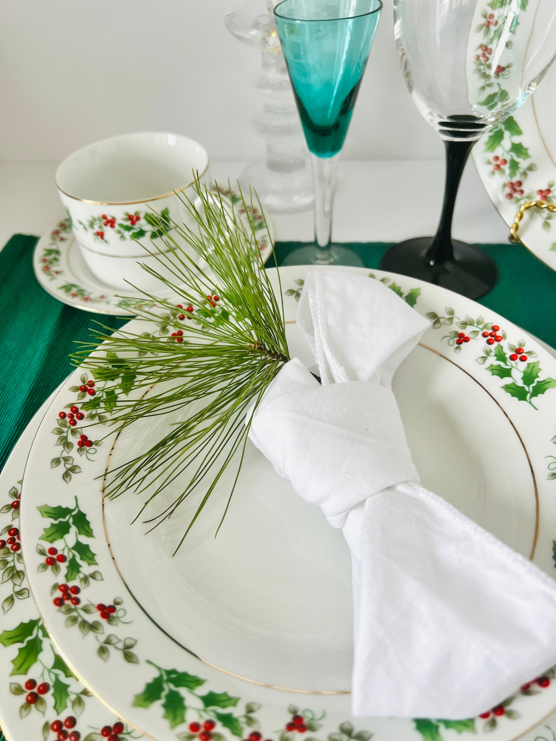 Vintage Gibson Christmas Gold Trimmed Porcelain Dinnerware Etsy