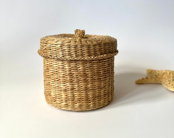 Vintage Wicker Basket with lid | Boho Chic Home Decor